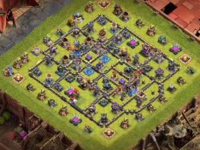 TH18 war base layout